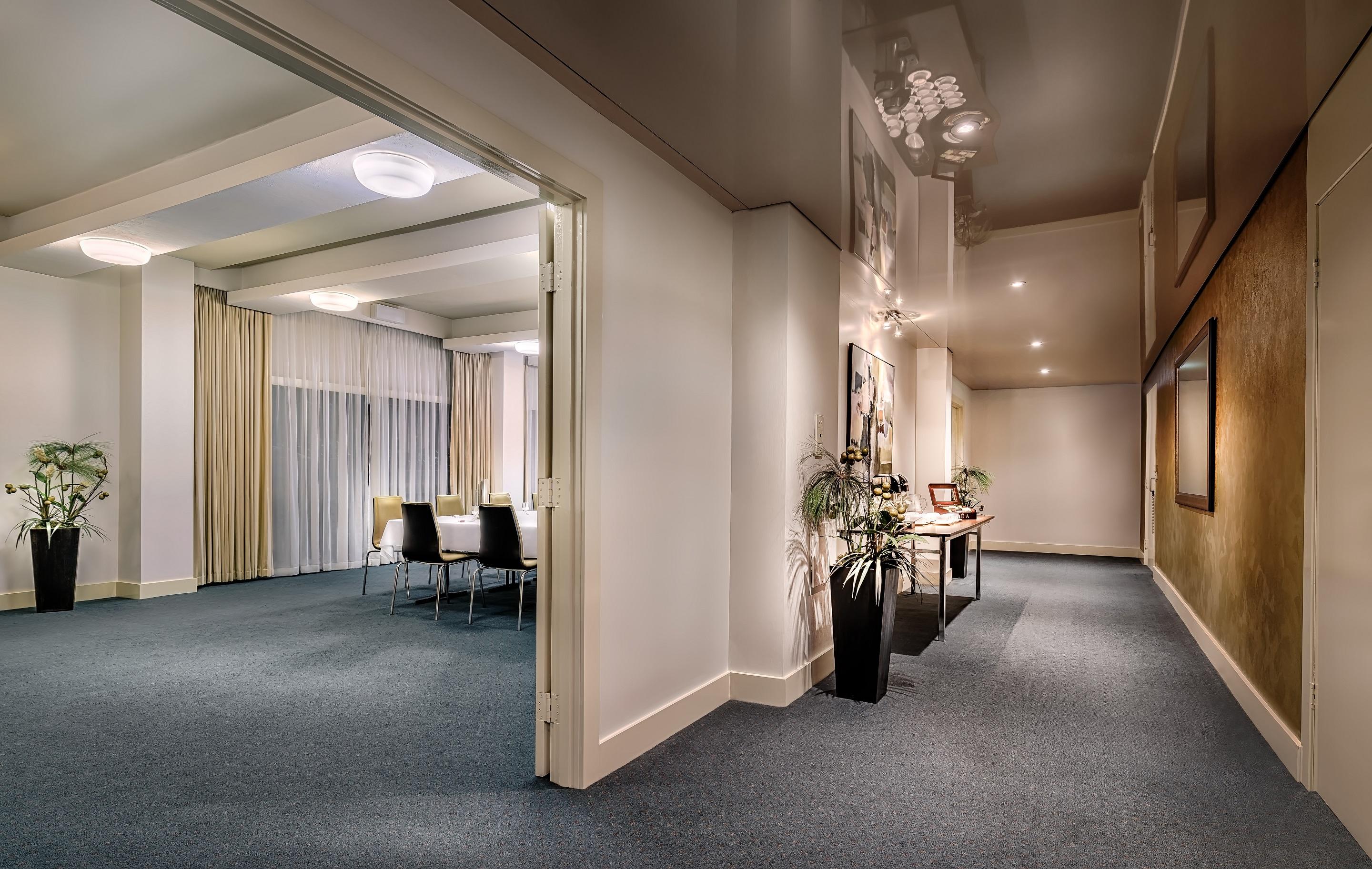 Western Travel Hotel 4*