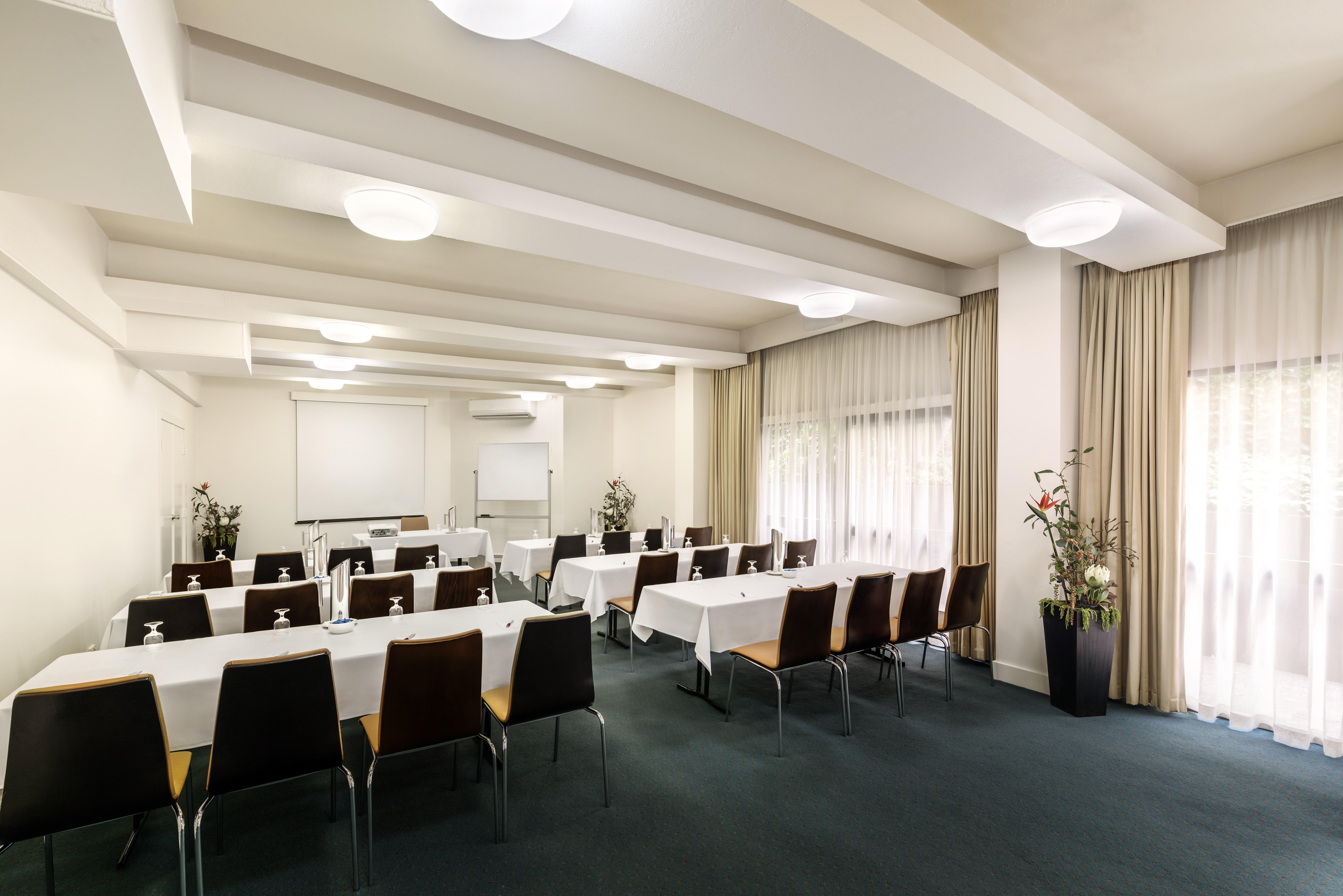 Western Travel 4* Melbourne
