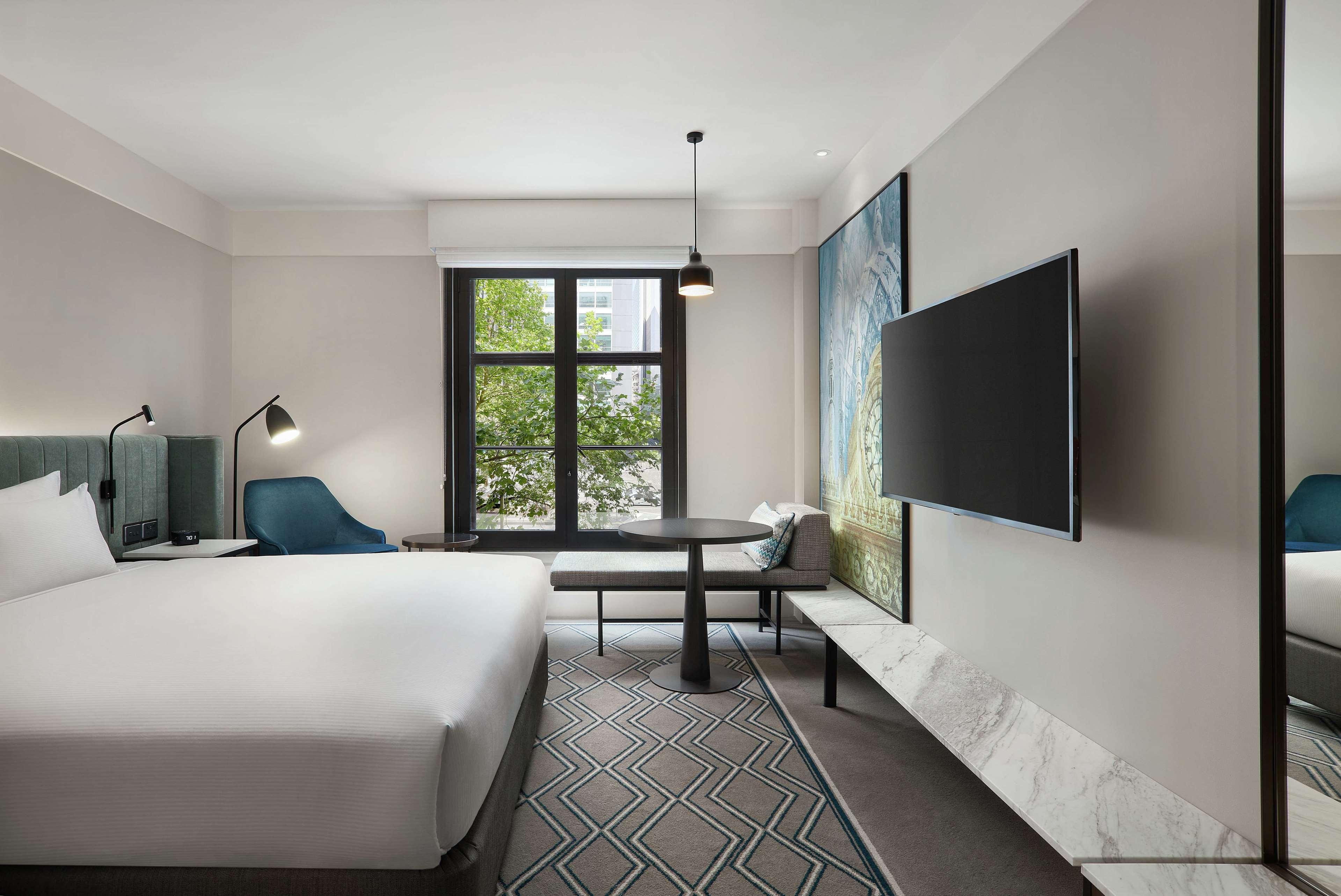 Hilton Little Queen Street 5*