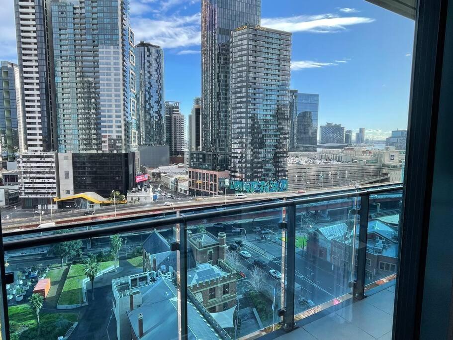 Modern 3 Bedroom In Southbank Apartment *