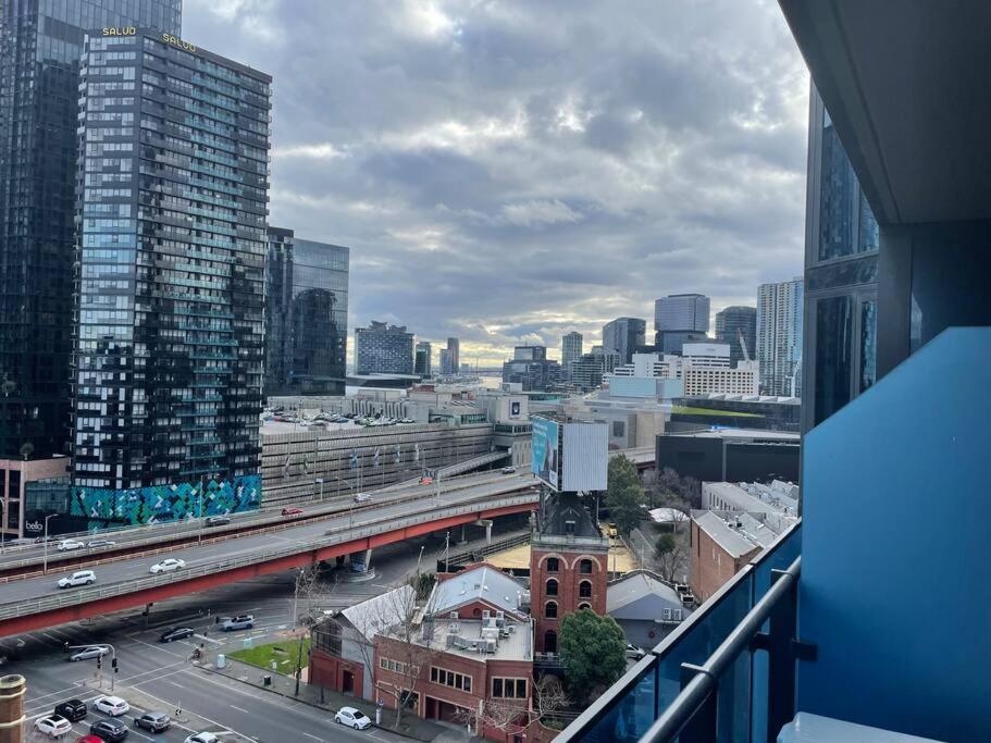 Modern 3 Bedroom In Southbank * Melbourne