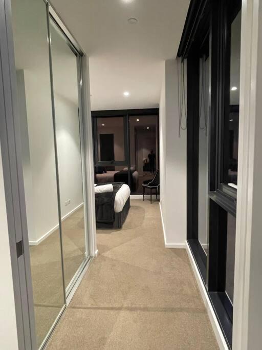 Modern 3 Bedroom In Southbank *