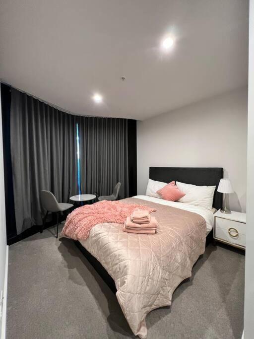 Comfy 2 Bed In The Heart Of Apartamento