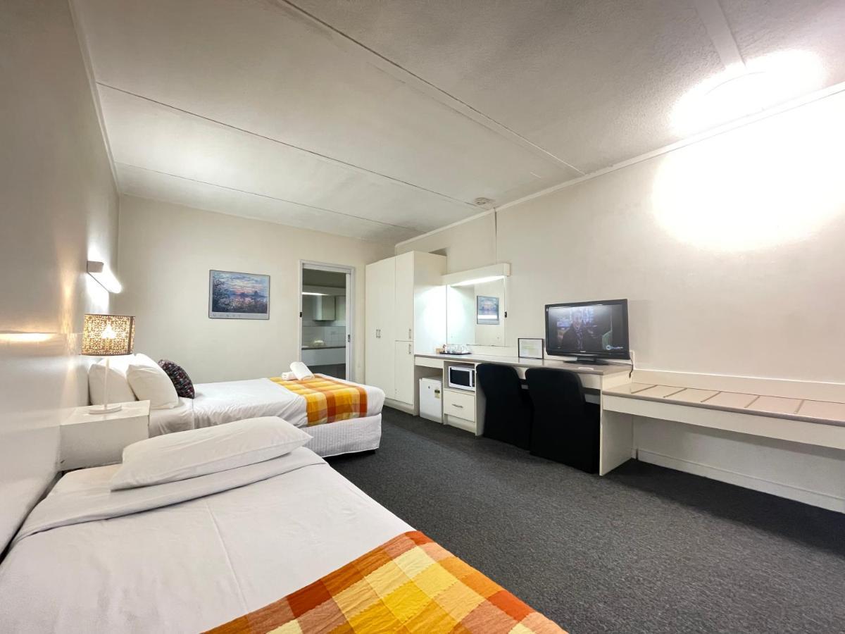 Parkside motel 3*