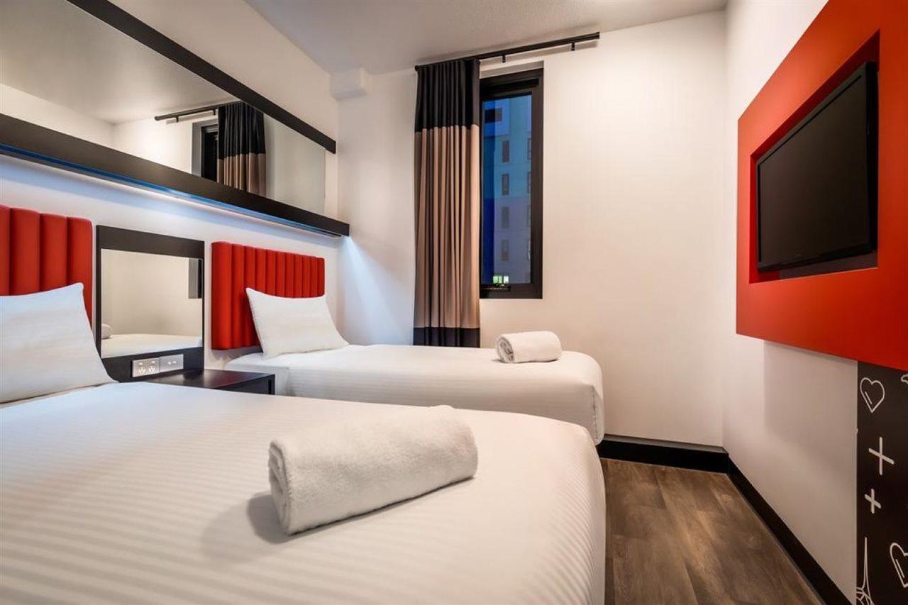 Essence Carlton Hotel