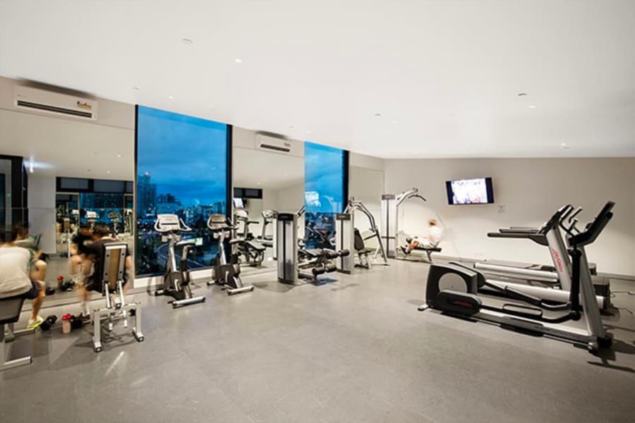 Bahay bakasyunan Road 151 With Pool, Parking And Gym