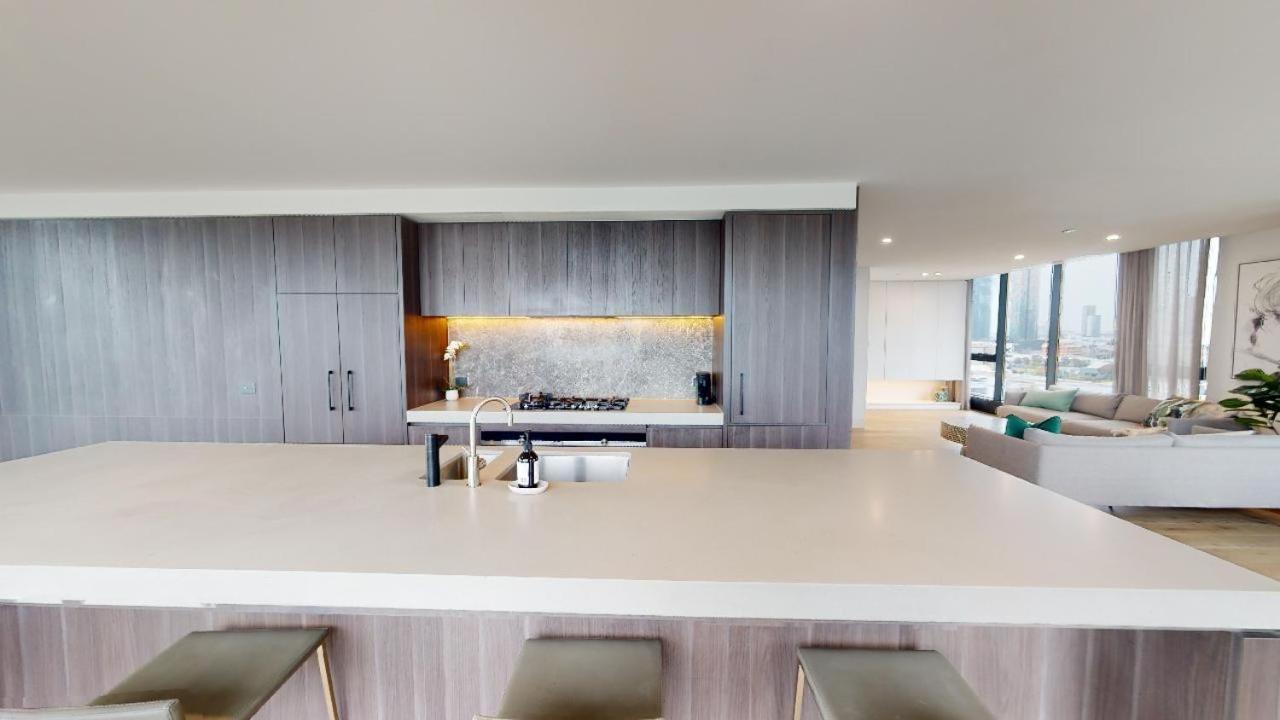 Luxury Penthouse With Astonishing Bay And Views Apartment Melbourne