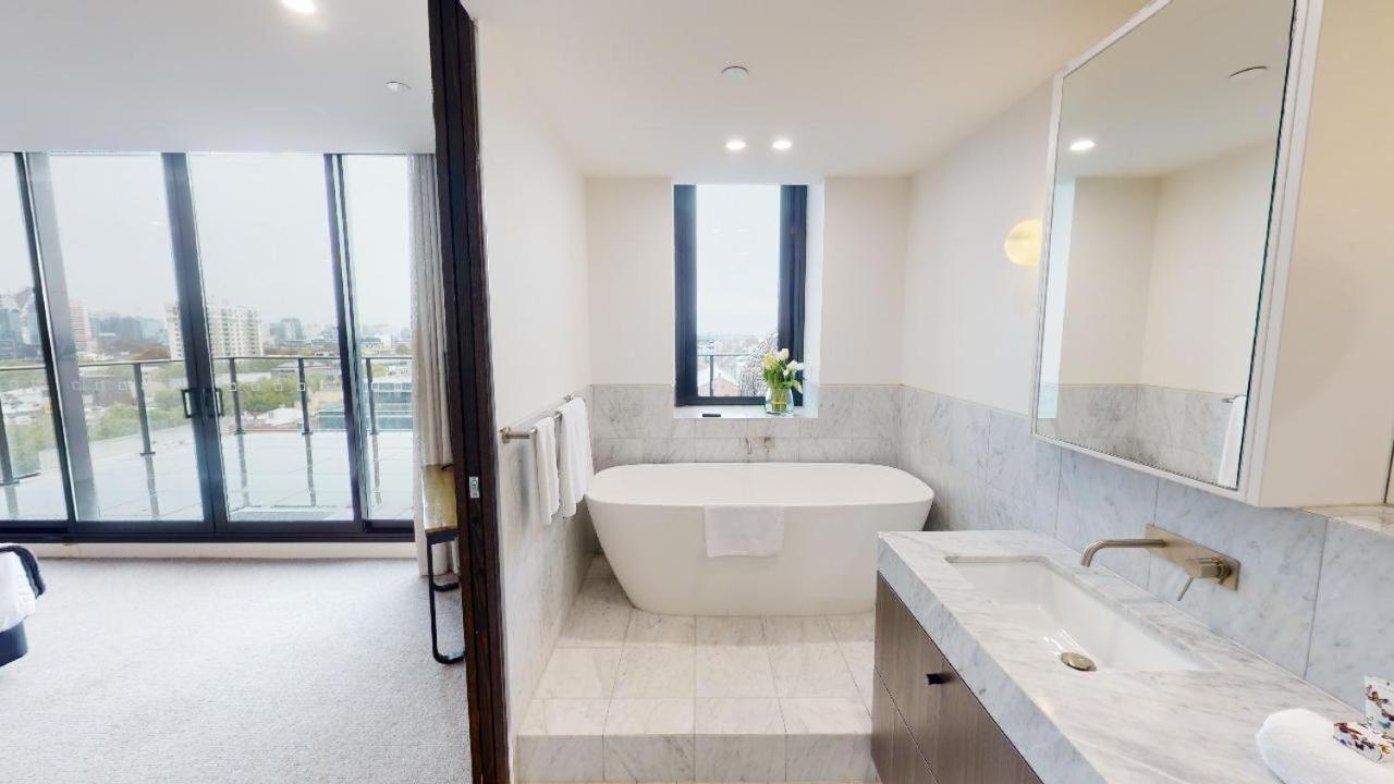 Apartment Luxury Penthouse With Astonishing Bay And Views Melbourne