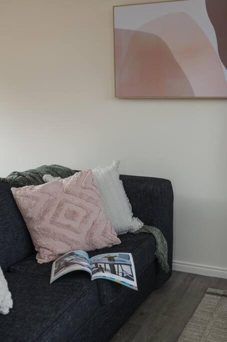 Heart Of Mckinnon Units By Ready Set Host Bahay bakasyunan Melbourne