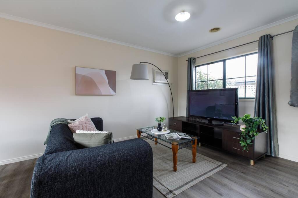Heart Of Mckinnon Units By Ready Set Host Bahay bakasyunan *