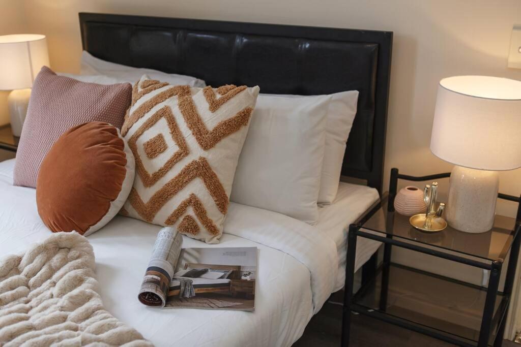 Heart Of Mckinnon Units By Ready Set Host *