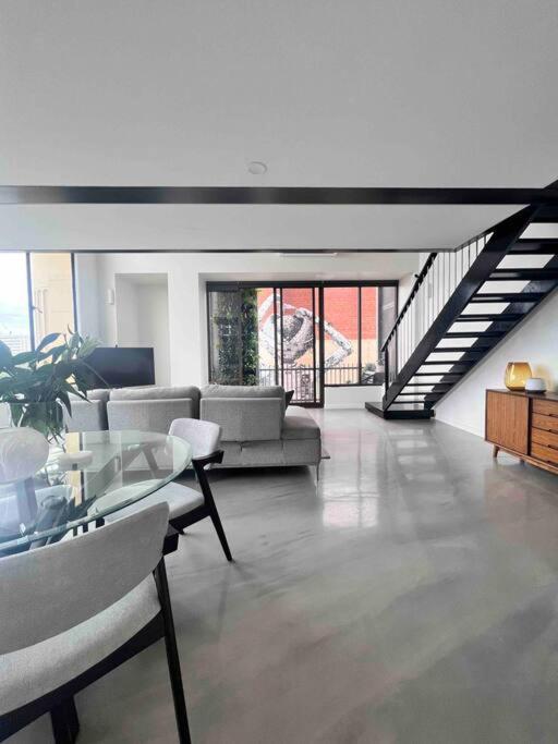 Apartment Ultra Chic New York-style Loft - Chapel St Melbourne