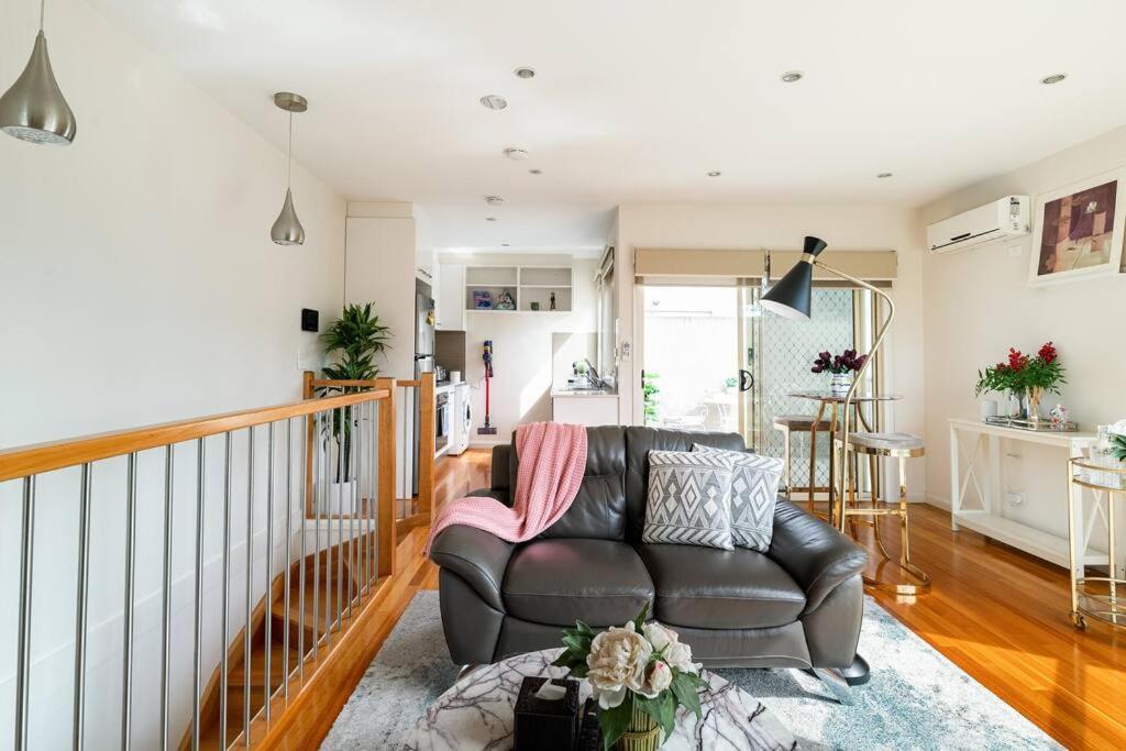 Design/bright/cosy Townhouse Between Airport &city Melbourne