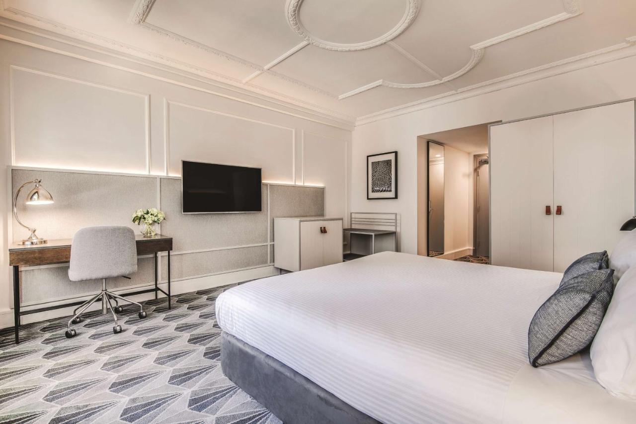 The Savoy On Little Collins Hotel