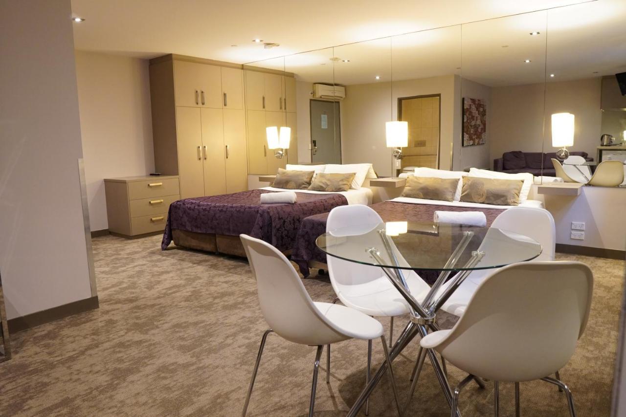Melbourne Vivo Aparthotel 4*