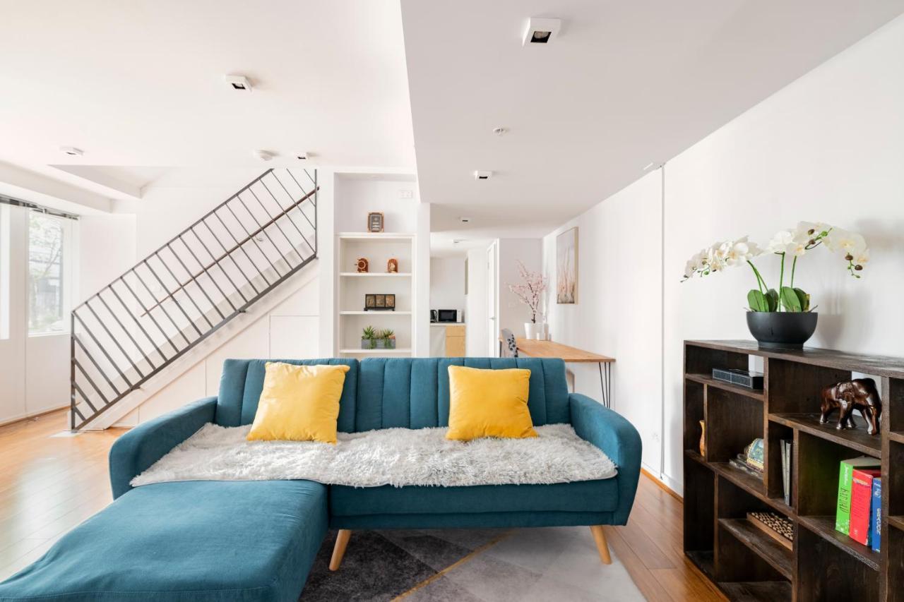 Luxury 3-storey Loft With Free Parking On Premises Apartment