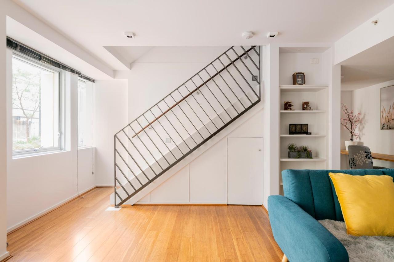 Luxury 3-storey Loft With Free Parking On Premises Apartment