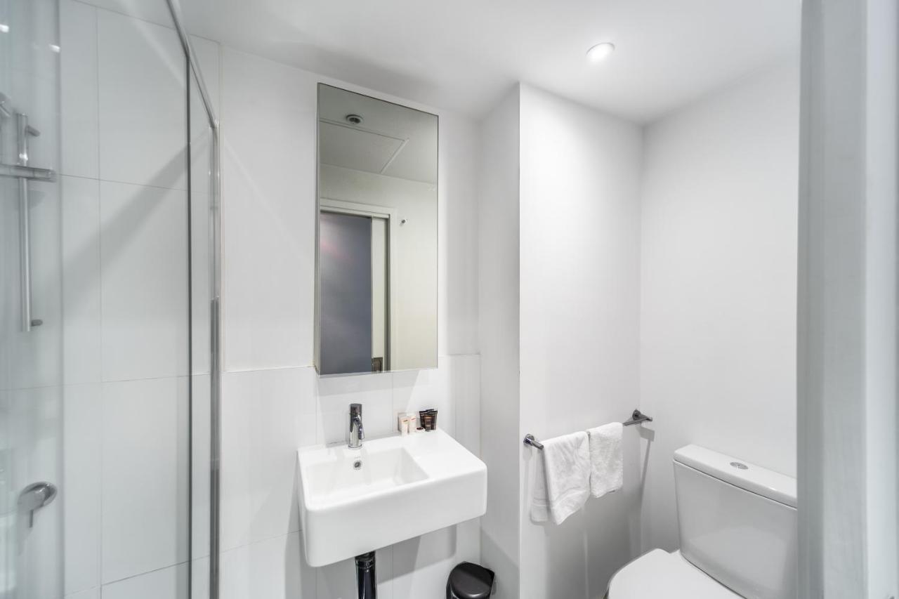 Apartment Aura2107, 2 Bedroom With Balcony, Stunning Yarra River And Views