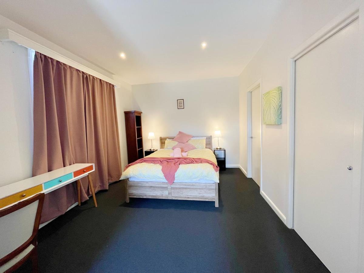 Cheerful 2 Rooms, Large Balcony With Hot Tub Apartment