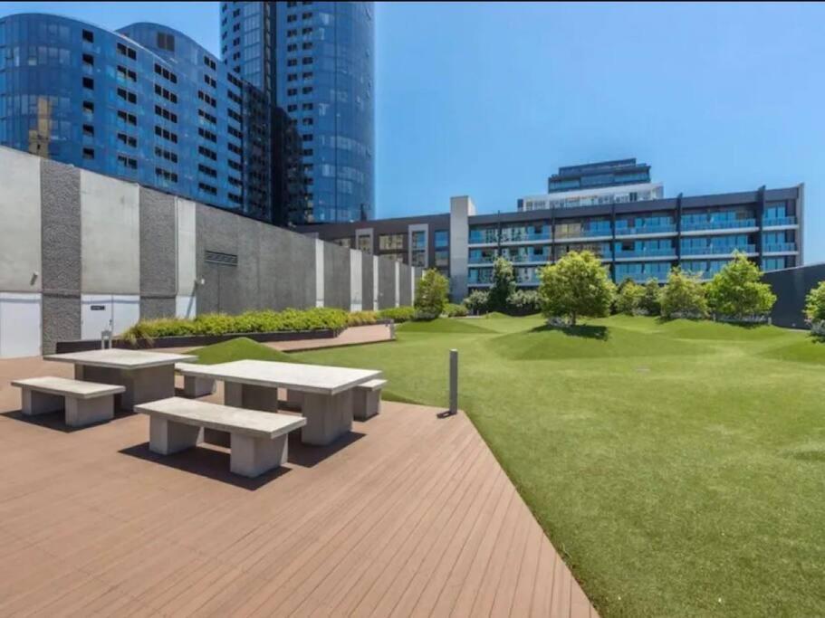 Vogue Style Modern 2b1b In Sth Yarra W Carpark Wifi Pool
