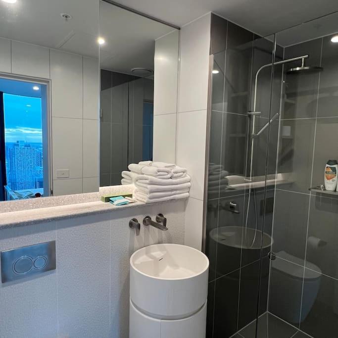 Panoramic Views Two Bedrooms In Cbd Apartamento *