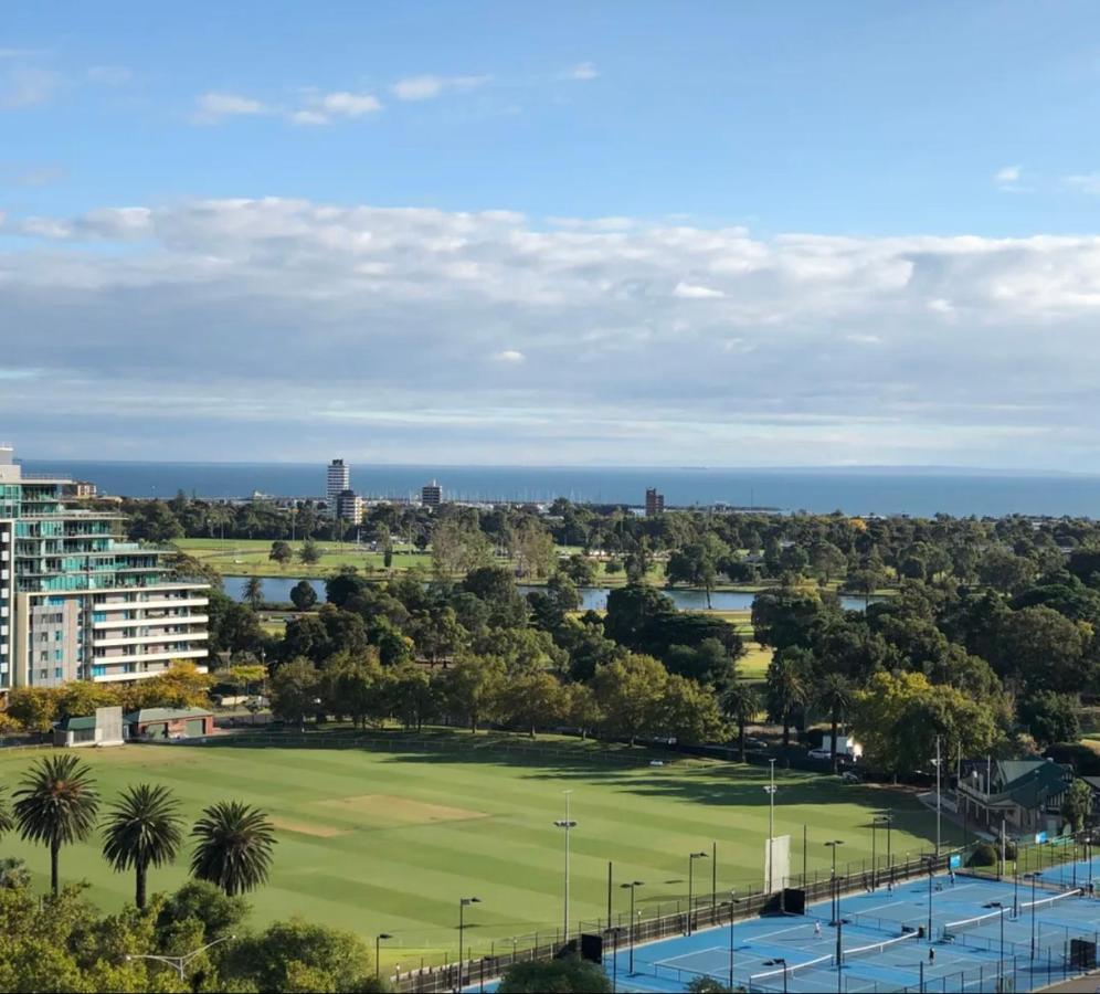 The Fawkner Bay-view Pool/gym Free Parking Apartment