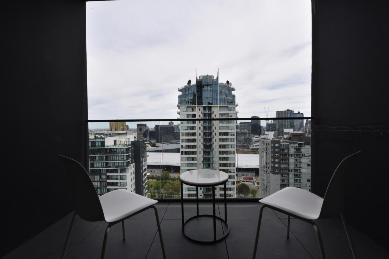 Apartment International Collection *