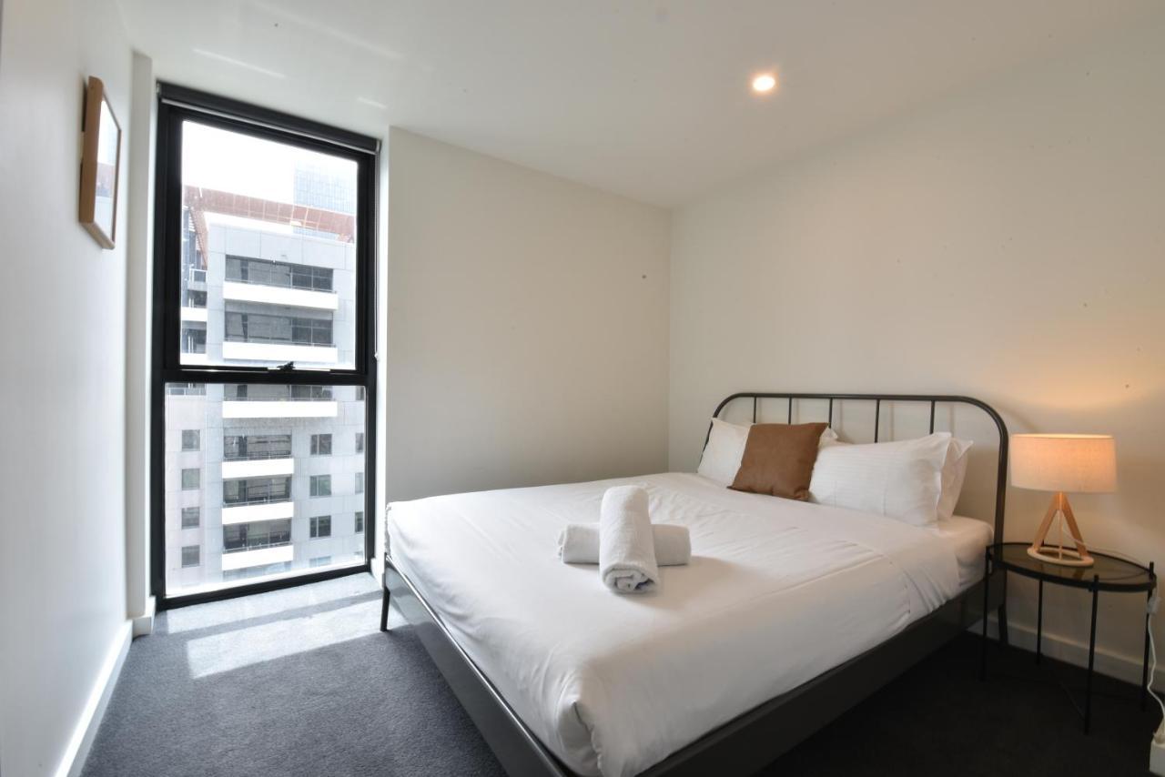 Apartment International Collection *