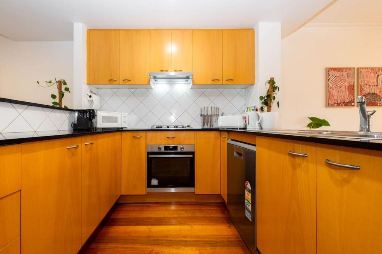 Brunswick 3bdrm Townhouse, With Parking By Custom Hosting * Melbourne