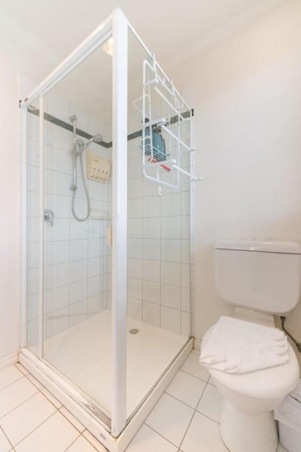 Brunswick 3bdrm Townhouse, With Parking By Custom Hosting Melbourne