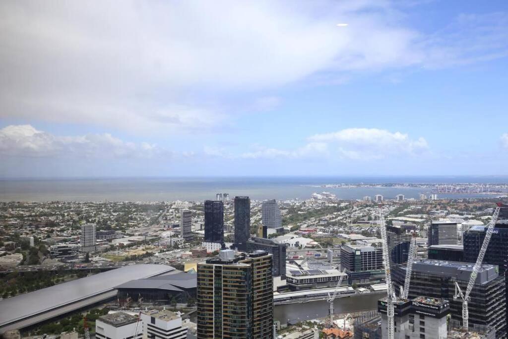 2b2b In Collin Street Apartment Melbourne