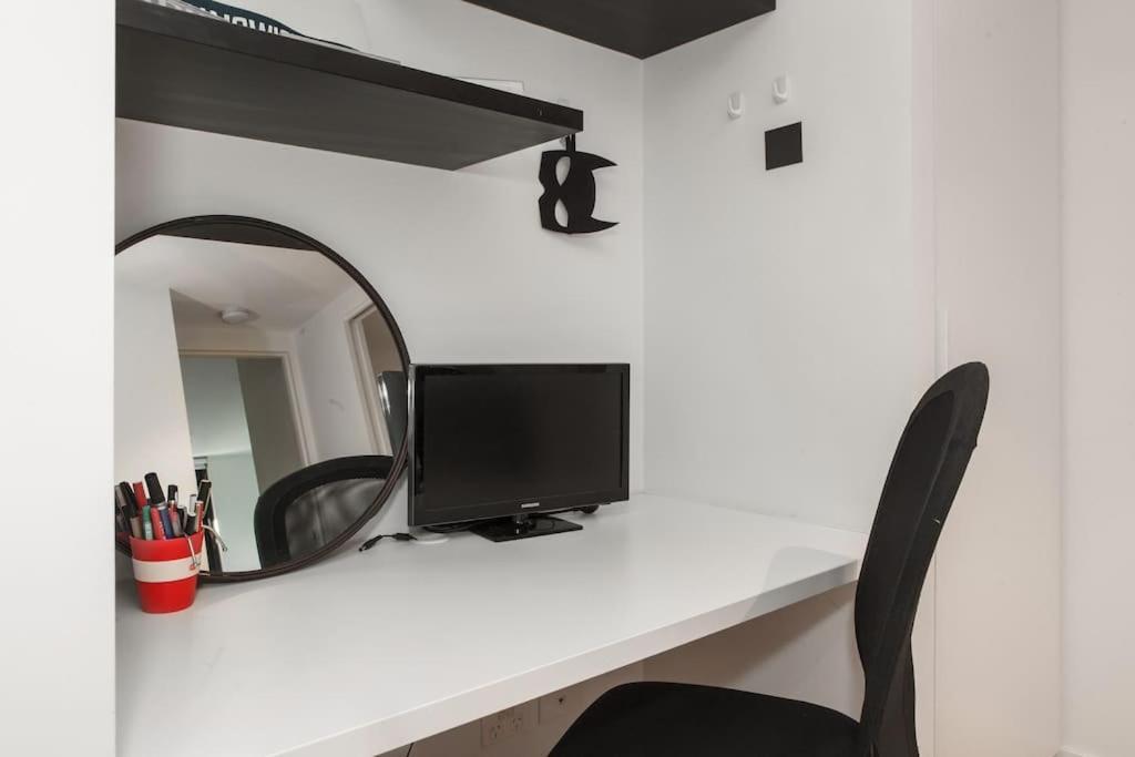 Stylish W/ Stunning Rooftop Views & Hot Tub Apartment *