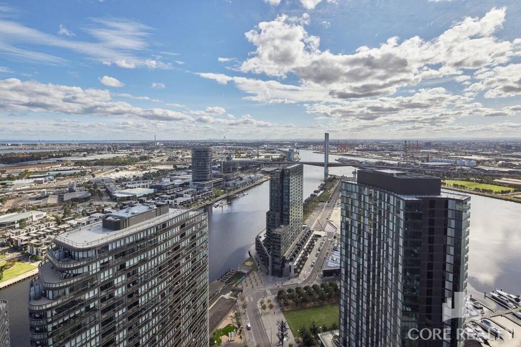 Apartment 888 Collin St With Paramount Lakeview Docklands Car Park Optional *