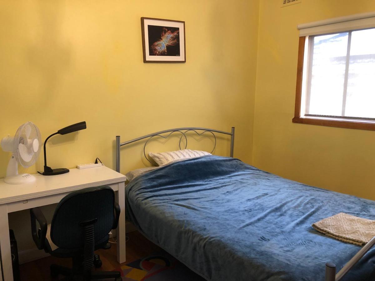 Homestay A Single Near The Railway Station *