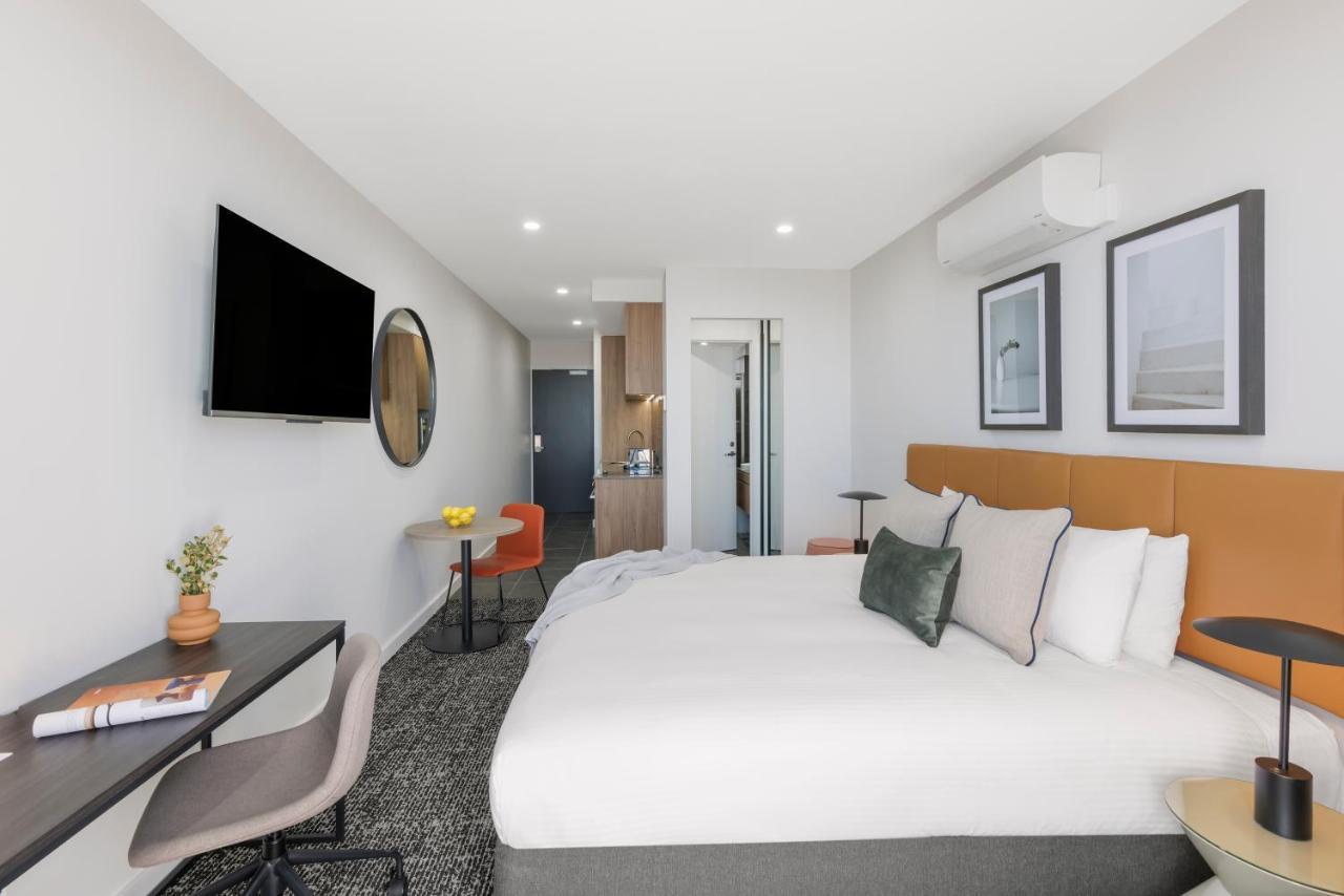 Punthill Essendon North 4*