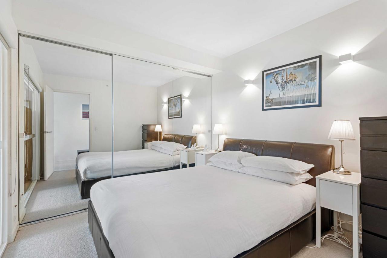 Eclectic 1-bed With Pool And Gym Apartment