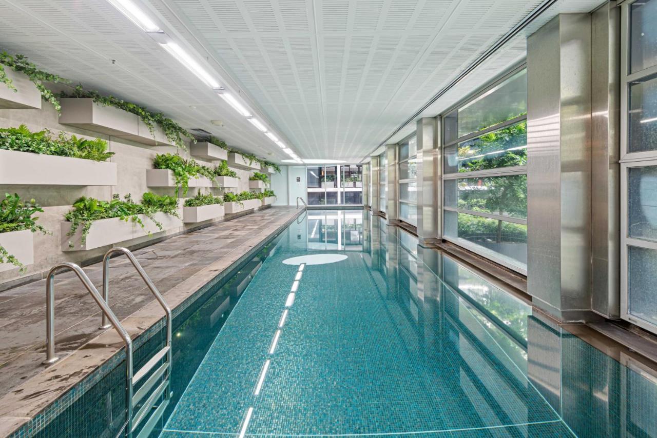 Eclectic 1-bed With Pool And Gym Melbourne