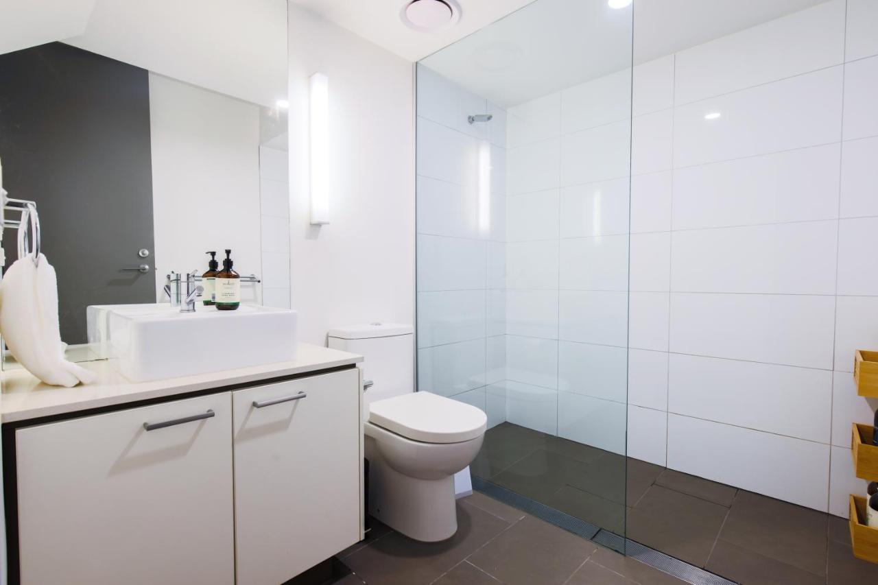 Kensington Modern Cozy Unit W/direct Street Access Apartment