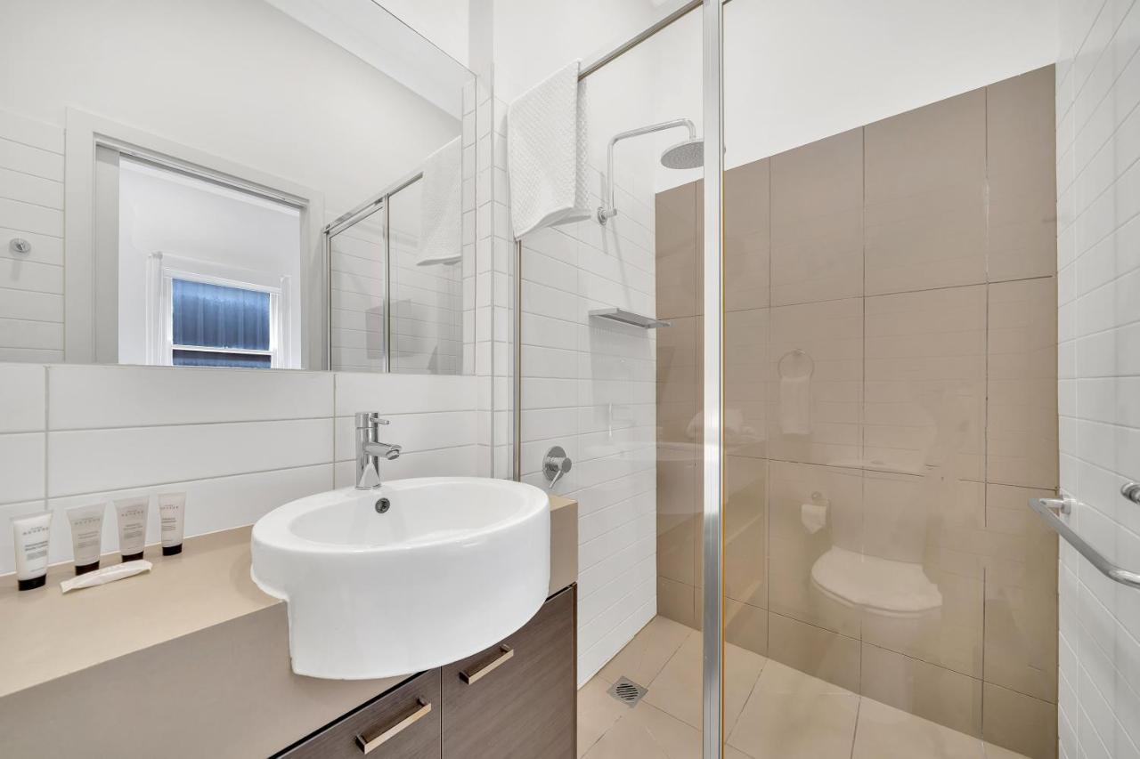 Grosvenor 3121 Richmond Apartment *