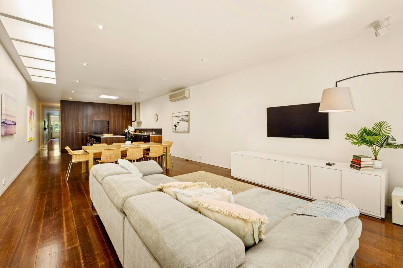 St Kilda Style - Stunning 3 Bedroom House