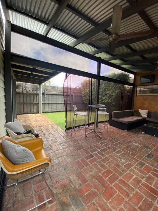 Entire Contemporary In Ascot Vale *