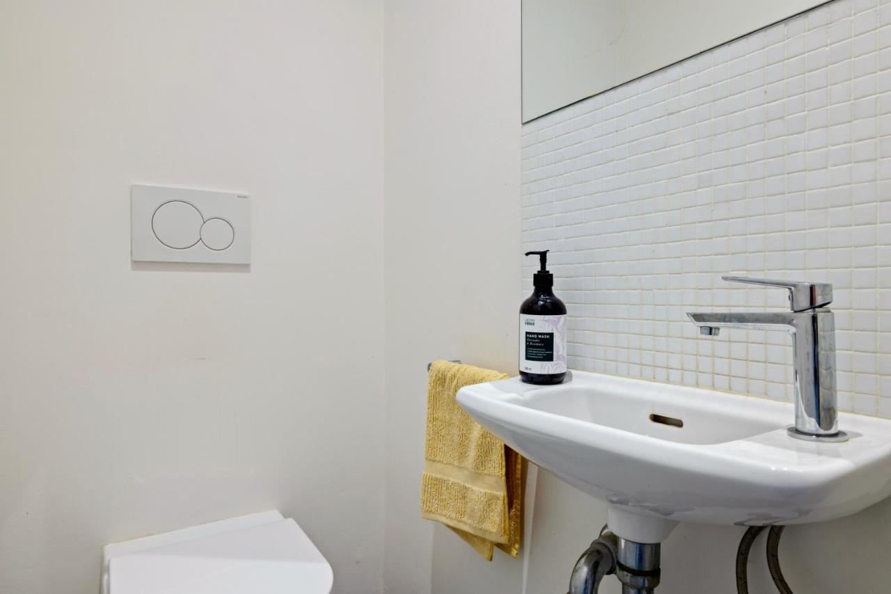 St Kilda Style - Stunning 3 Bedroom House *