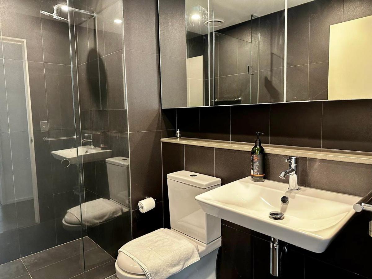 888 Collin St With Paramount Lakeview Docklands Car Park Optional *