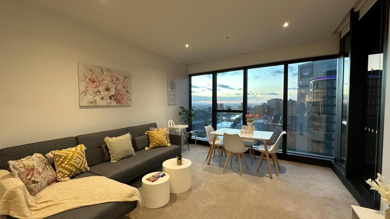 Prima Tower Face To Crown By Goodlive Apartment