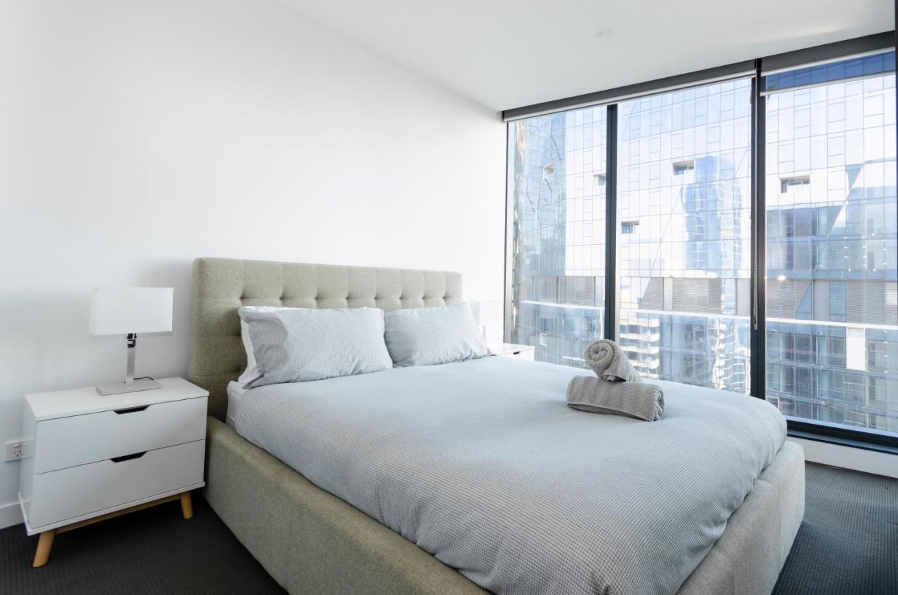 Apartment 2br Cbd Pad, Views, Free Parking, Pool, Gym Melbourne