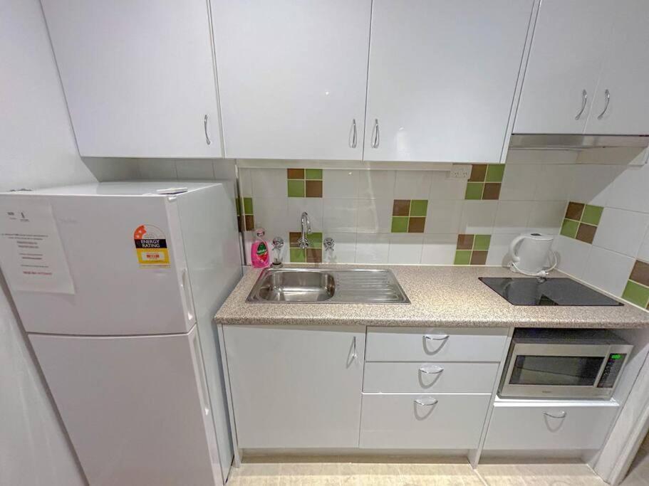 Budget - 305 Apartment