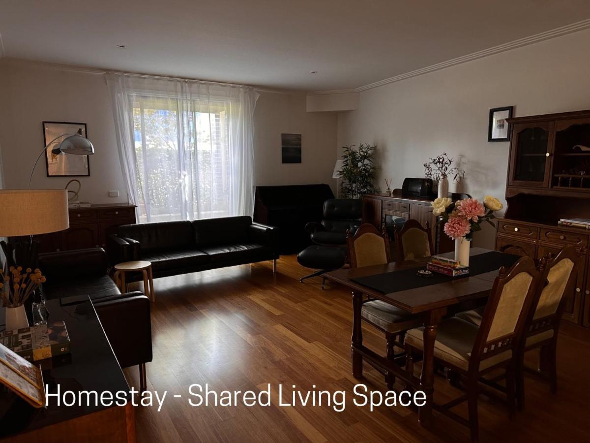 - Yarra River Boulevard - Private