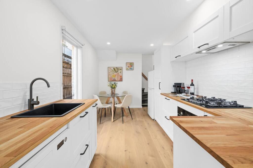 Stylish Carlton- Cbd-fringe 3br Terrace *
