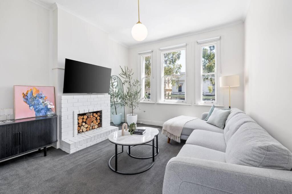 Stylish Carlton- Cbd-fringe 3br Terrace Holiday home