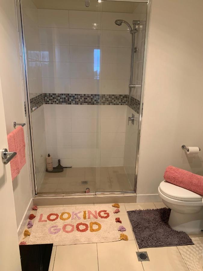 Shared Homestay Tranquil Art Deco Private With Private Bathroom In Brunswick